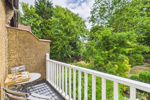 62 Heathhurst Road, South Croydon, CR2 0BA