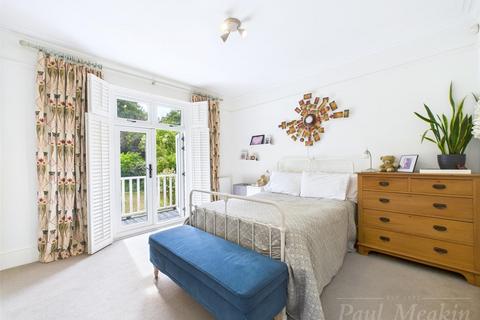62 Heathhurst Road, South Croydon, CR2 0BA