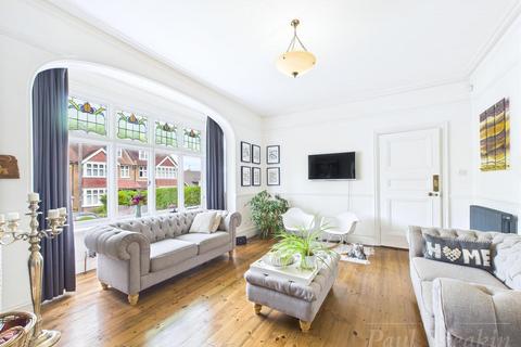 62 Heathhurst Road, South Croydon, CR2 0BA