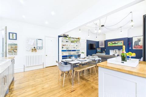 62 Heathhurst Road, South Croydon, CR2 0BA
