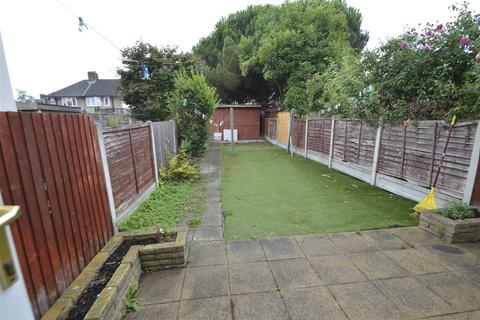 3 bedroom terraced house for sale, Rutland Gardens, Dagenham