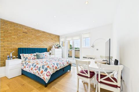 2 bedroom flat for sale, Hainault Road, Romford RM5
