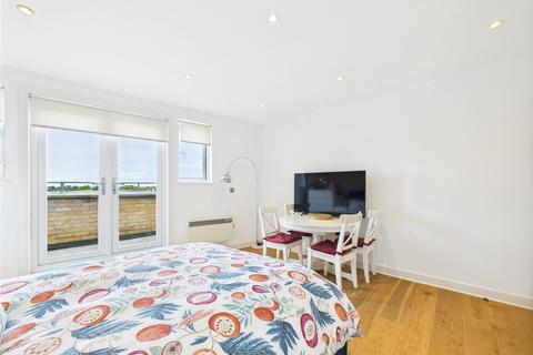 2 bedroom flat for sale, Hainault Road, Romford RM5