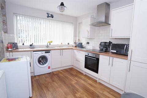 2 bedroom semi-detached bungalow for sale, Simpson Grove, Idle/Thackley, Bradford