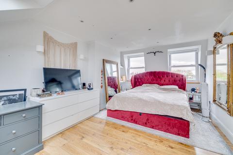 2 bedroom maisonette for sale, New Kings Road, Parsons Green, London