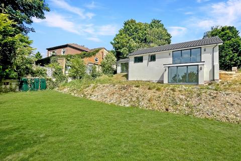 undefined, Woodbury Hill Path, Luton, Bedfordshire, LU2 7JN