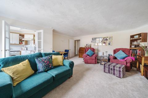 1 bedroom flat for sale, Mervyn Road, Shepperton, TW17
