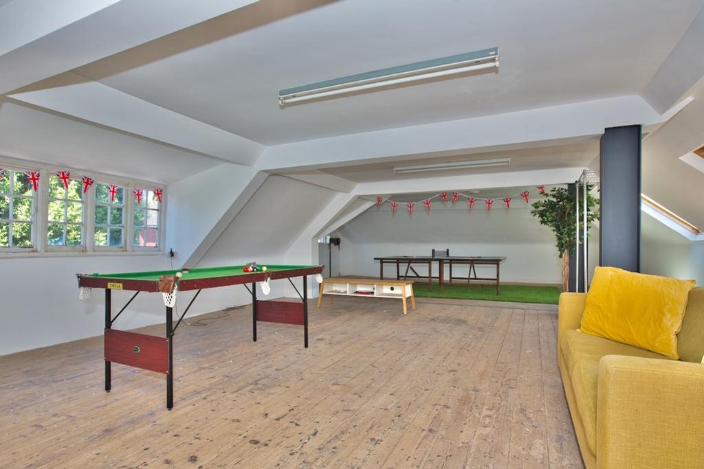 CH games room