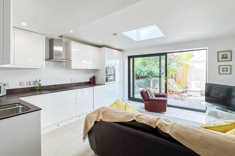 2 bedroom house for sale