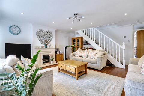 4 bedroom semi-detached house for sale, Dedham Close, Billericay