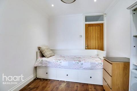 6 Dedham Close, Billericay, CM11 2EB