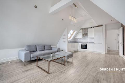1 bedroom apartment for sale, Valley Hill, Loughton, IG10
