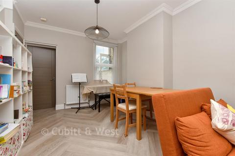 Tharp Road, Wallington SM6