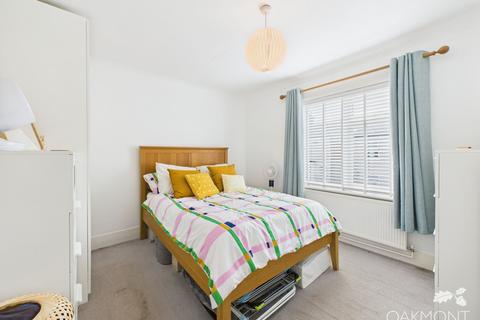 11 Claremont Road, Hornchurch, RM11 1BY