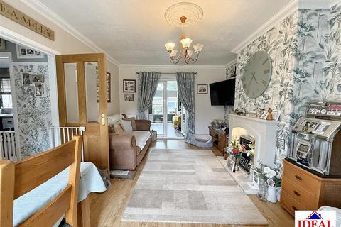 3 bedroom terraced house for sale, Poplar Road, Skellow, Doncaster