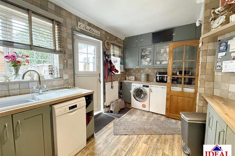 3 bedroom terraced house for sale, Poplar Road, Skellow, Doncaster