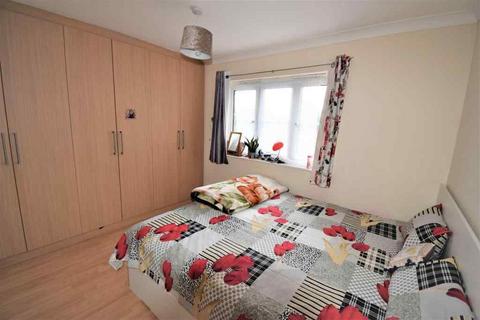 undefined, Mirador Crescent, Slough SL2