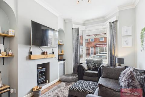 2 bedroom terraced house for sale, Milton Avenue, Scarborough