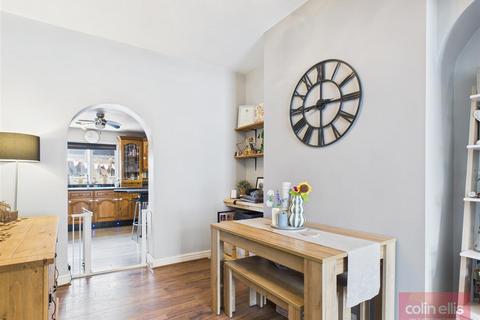 2 bedroom terraced house for sale, Milton Avenue, Scarborough
