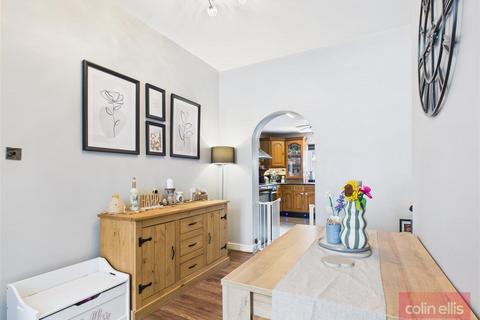 2 bedroom terraced house for sale, Milton Avenue, Scarborough