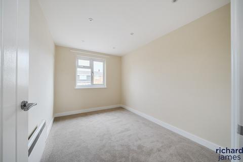 1 bedroom terraced house for sale, Bolingbroke Road, Moredon, Swindon, SN2