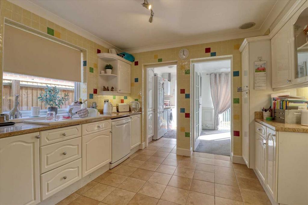 Kitchen /