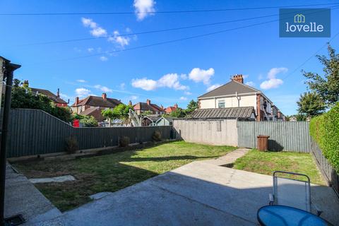 4 bedroom semi-detached house for sale, Hereford Avenue, Grimsby DN34