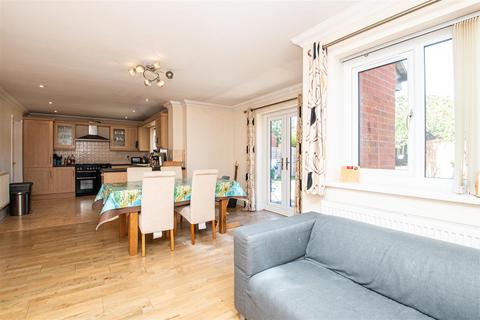 4 bedroom house to rent, Winstanley Lane, Shenley Lodge, Milton Keynes
