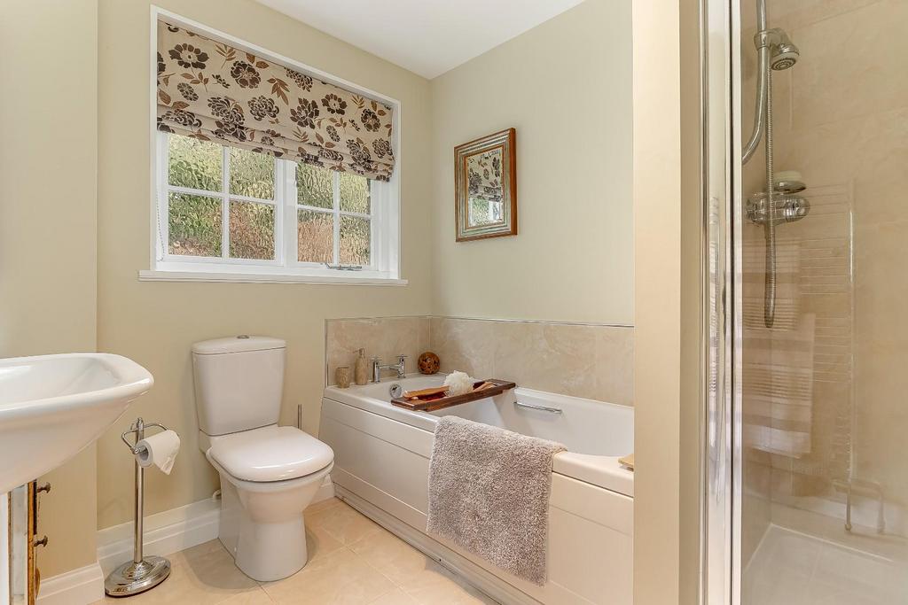 Bathroom.jpg