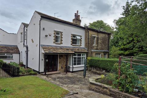 undefined, Manor House Gardens, Leeds Rd, Eccleshill