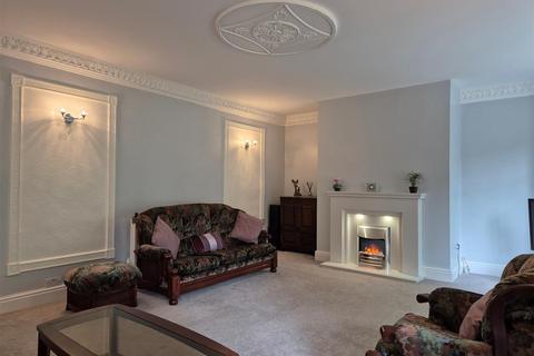 undefined, Manor House Gardens, Leeds Rd, Eccleshill