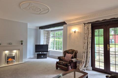 undefined, Manor House Gardens, Leeds Rd, Eccleshill