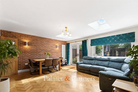 38 Boadicea Way, Colchester, CO2 9BE