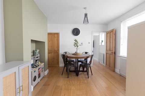 3 bedroom semi-detached house for sale, Brookhill Road, Crawley RH10