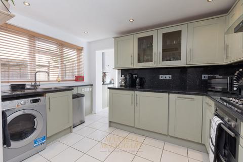 3 bedroom semi-detached house for sale, Brookhill Road, Crawley RH10