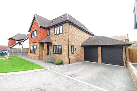 5 bedroom detached house for sale, Shaw Close, Minster On Sea