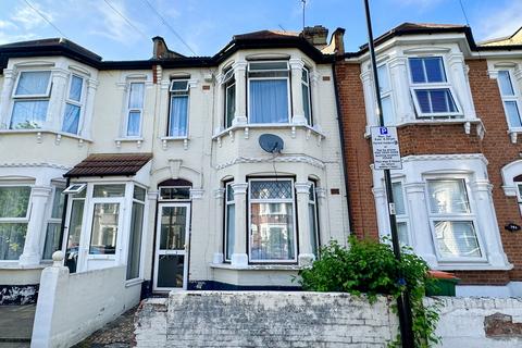 4 bedroom terraced house for sale, Kensington Avenue, London, E12