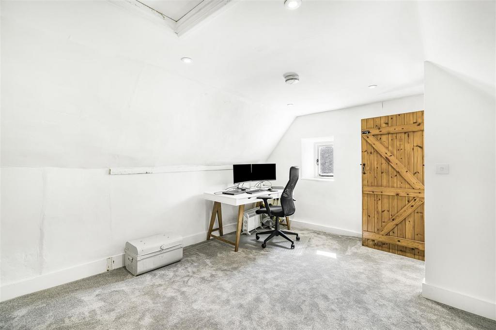 Study/Fourth Bedroom