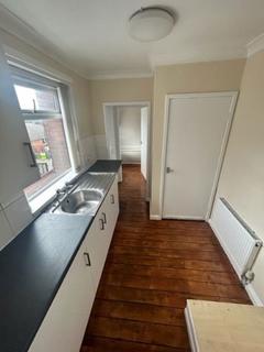 2 bedroom flat to rent, Tadema Road, South Shields