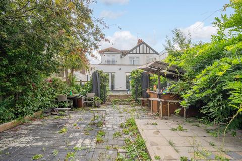 70 Mayday Gardens, London, SE3 8NW