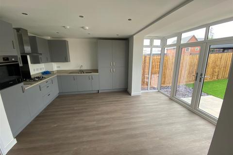 3 bedroom semi-detached house to rent, Whittle Way, Brockworth GL3
