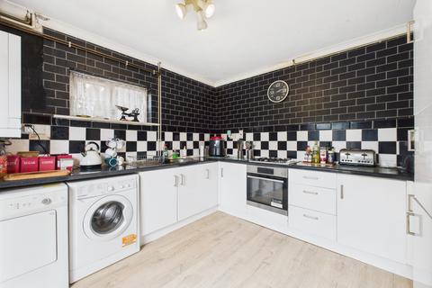 3 bedroom end of terrace house for sale, Pembroke Road, Spencer, NN5 7EN