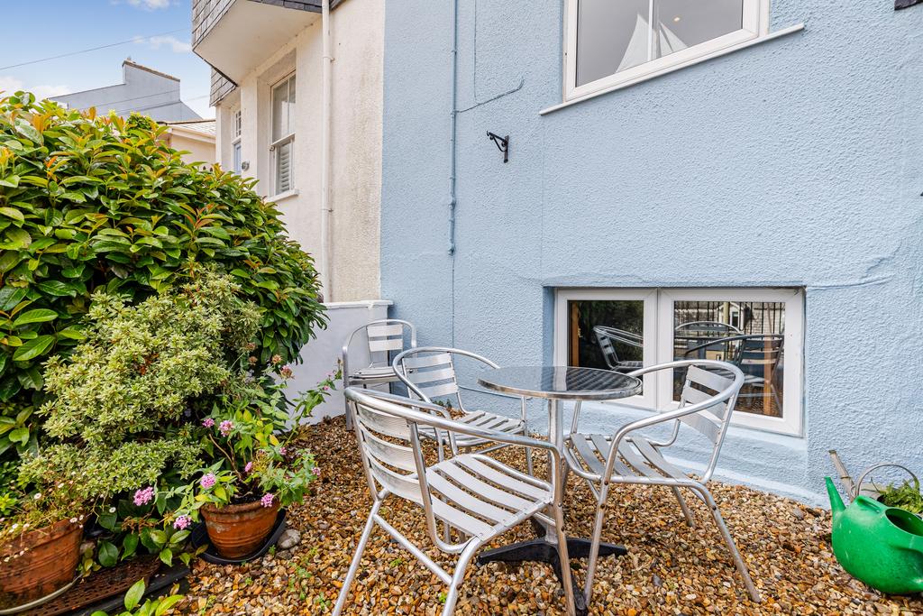 4 Courtyard 69 South Ford Road Dartmouth - 250714