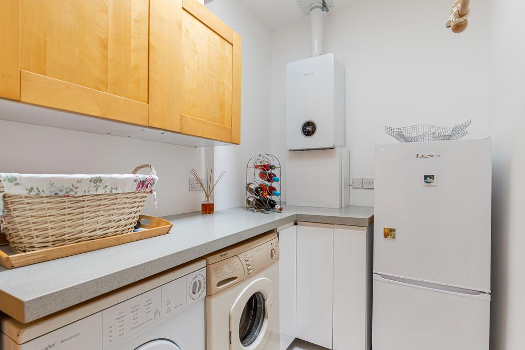 12 Utility 69 South Ford Road Dartmouth - 250714
