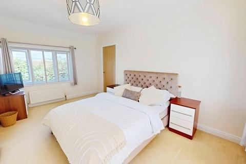 3 bedroom semi-detached house for sale, Kearton Terrace, Telford TF1