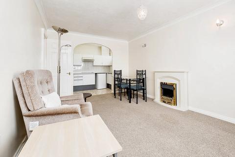 1 bedroom apartment for sale, Cunningham Close, Romford, RM6