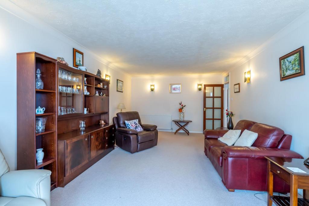 Lounge Diner (3).jpg