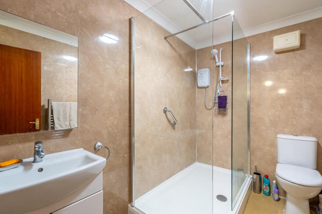 Shower Room.jpg