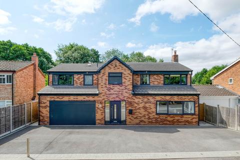 5 bedroom detached house for sale, Birmingham Road, Marlbrook, B61