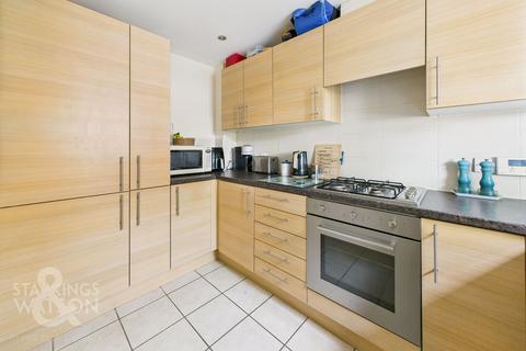 3 bedroom terraced house for sale, Evora Road, Wymondham, Norwich